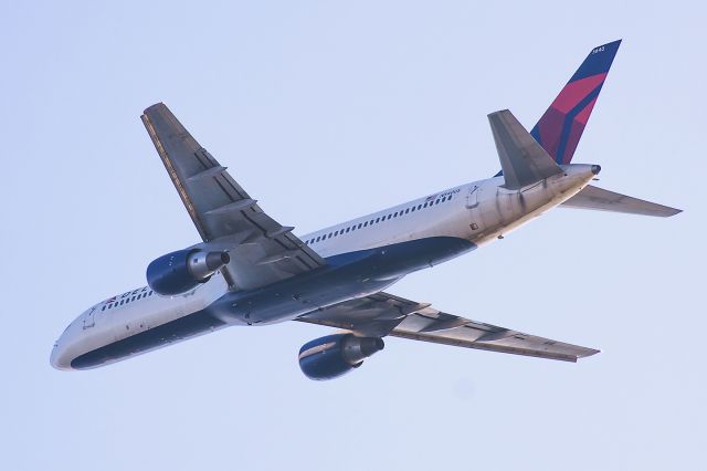 Boeing 757-200 (N540US)