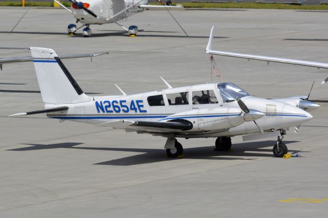 Piper PA-30 Twin Comanche (N2654E)