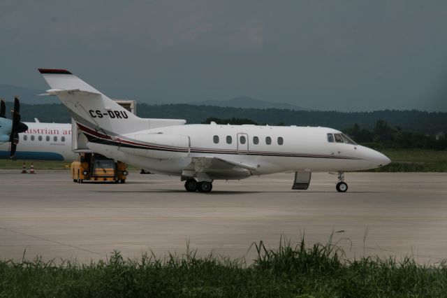 Hawker 800 (CS-DRU) - Raytheon Hawker 800 XPi  -  NetJets Europe  -  Graz 04.07.2012