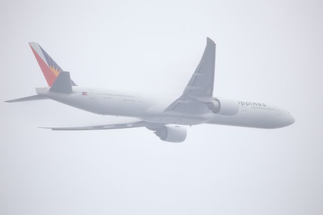 BOEING 777-300ER (RP-C7772)