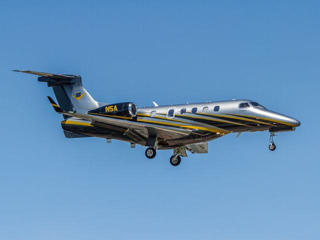 Embraer Phenom 300 (N5A)