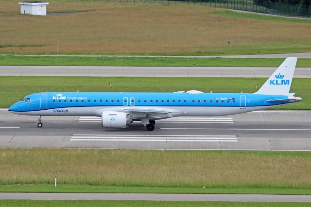 EMBRAER ERJ-190-400 (PH-NXM)