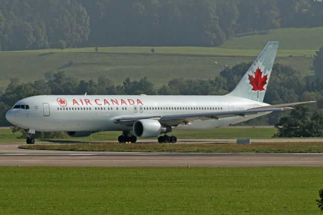 BOEING 767-300 (C-FMWQ)