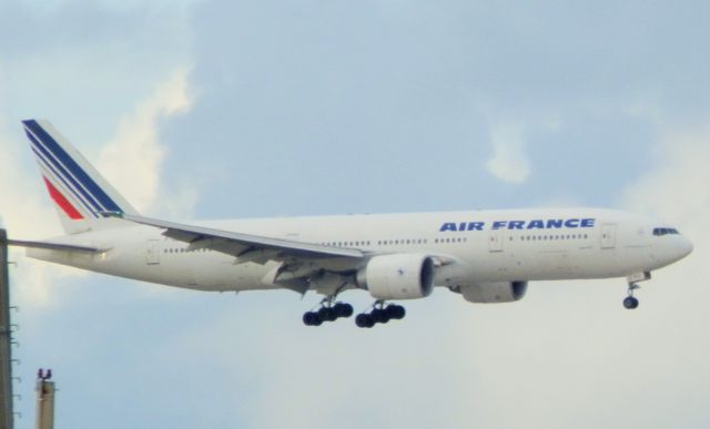 Boeing 777-200 (F-GSPJ)