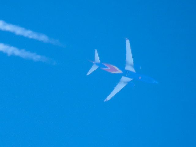 Boeing 737-800 (N8648F)