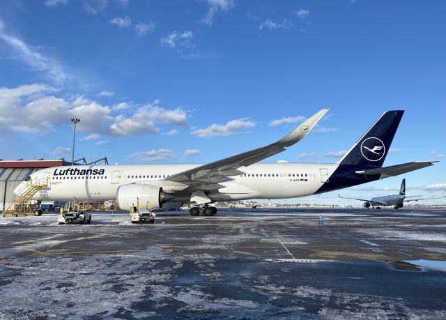 Airbus A350-900 (D-AIXQ)
