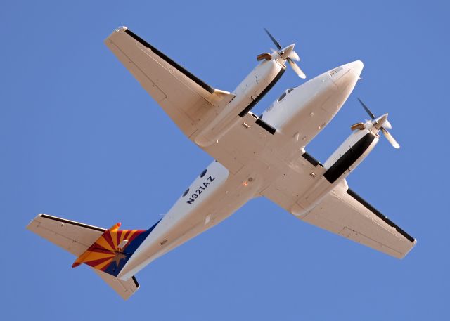 Beechcraft Super King Air 200 (N921AZ)