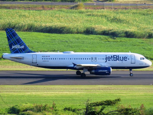 Airbus A320 (N521JB)