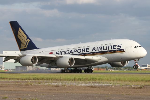 Airbus A380-800 (9V-SKM) - Landing on runway 027R at LHR.