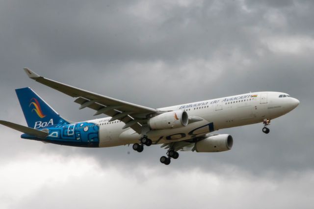 CP-3214 — - Vuelo BOV776. Desde el alto junto a la cabecera de 18L. 18/04/2024 13:21