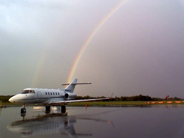 Hawker 800 (N826LX)