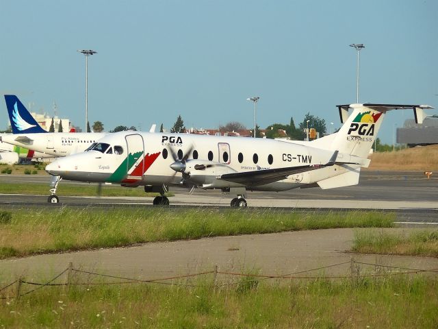 Aerospatiale ATR-42-300 (CS-TMV)