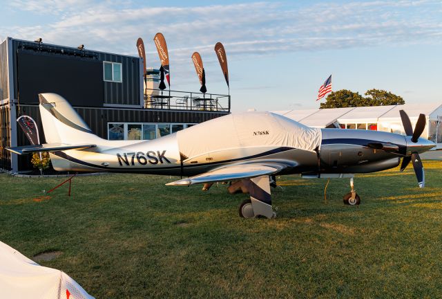 Lancair Evolution (N76SK)