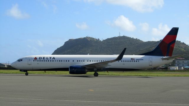 Boeing 737-900 (N806DN)
