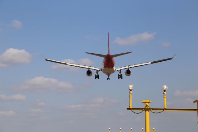 Airbus A330-300 (B-1017)