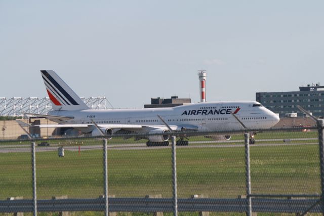 Boeing 747-400 (F-GEXB) - On se prépare pour le départ sur la piste 24D