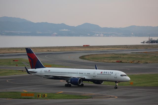 Boeing 757-200 (N538US)