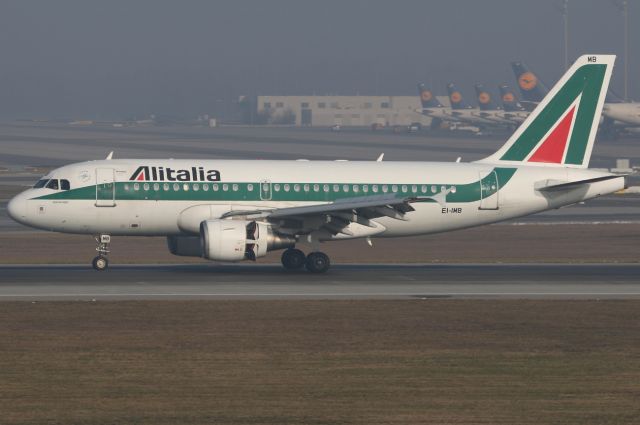 Airbus A319 (EI-IMB)