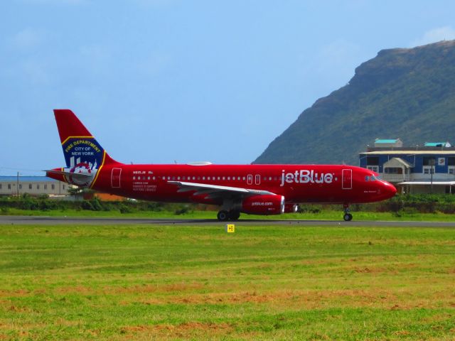 Airbus A320 (N615JB)