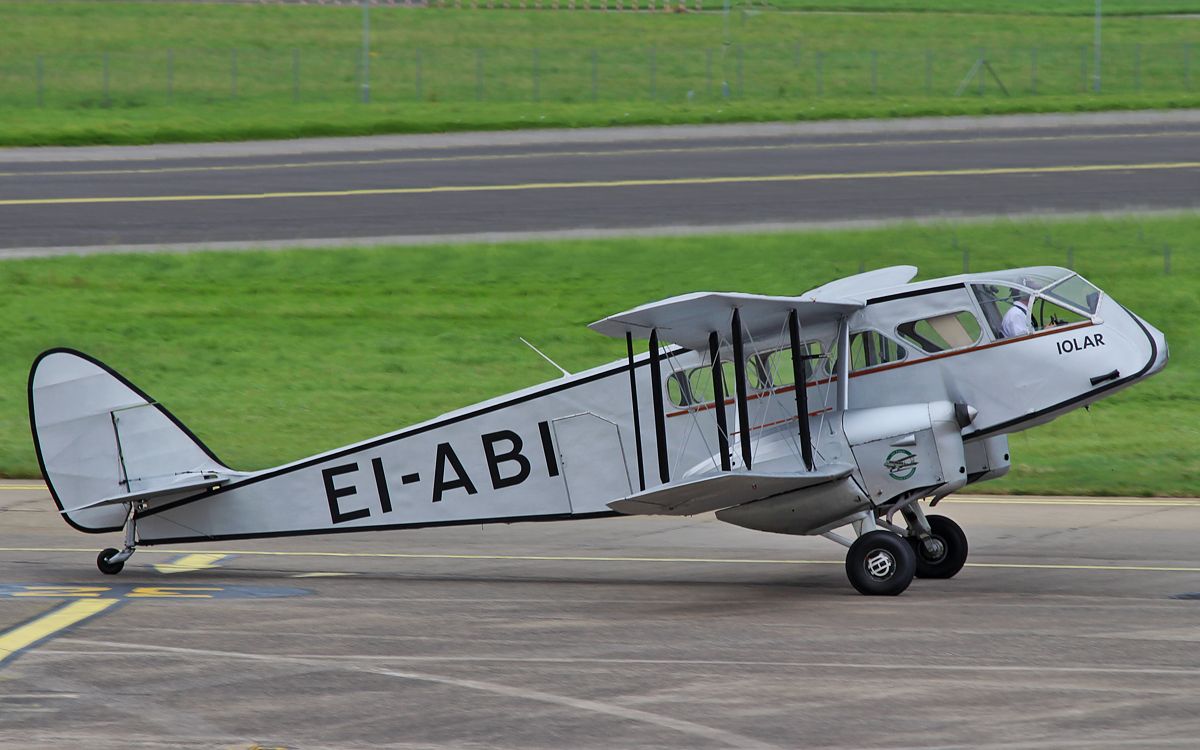 DE HAVILLAND DH-84 Dragon (EI-ABI) - de havilland dh-84 dragon iolar ei-abi arriving in shannon this afternoon 19/9/15.