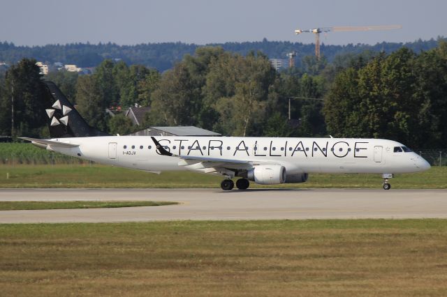 EMBRAER 195 (I-ADJV)