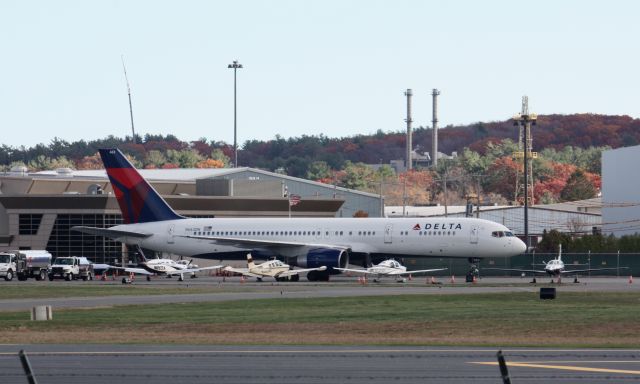 Boeing 757-200 (N663DN)