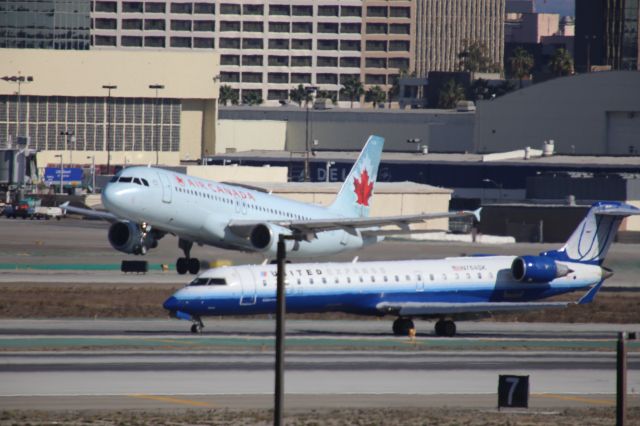 Airbus A320 (C-FTJQ)