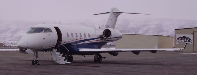 Bombardier Challenger 300 (N526FX)