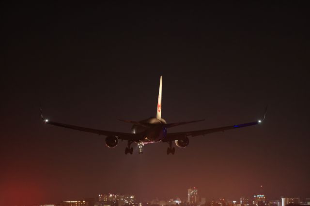 BOEING 767-300 (JA606J) - November 11th 2021:HND-HKD.