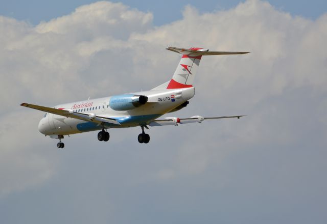 Fokker 100 (OE-LFQ)
