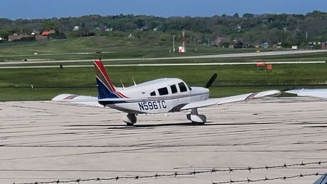 Piper Saratoga (N596TC)