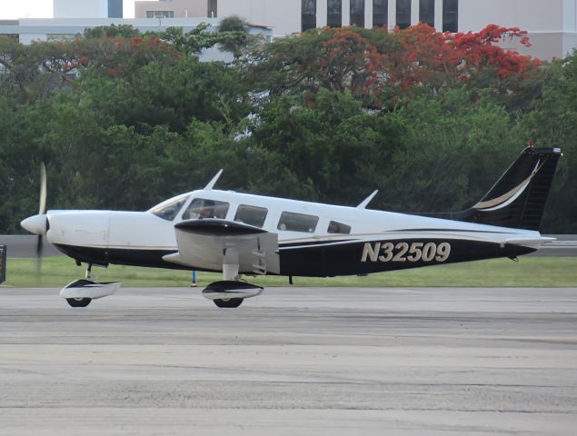 Piper Saratoga (N32509)