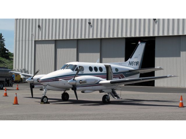 Beechcraft King Air 90 (N611R)