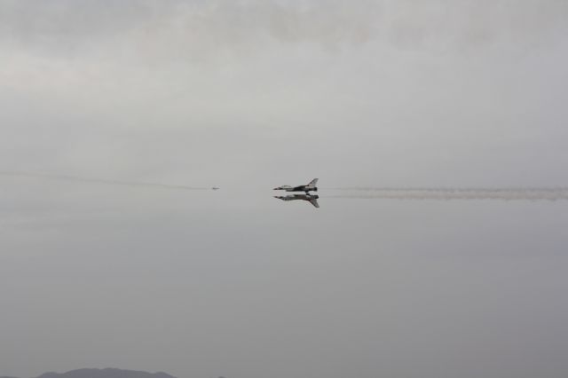 Lockheed F-16 Fighting Falcon — - Thunderbirds, Luke Day, Luke AFB 2011