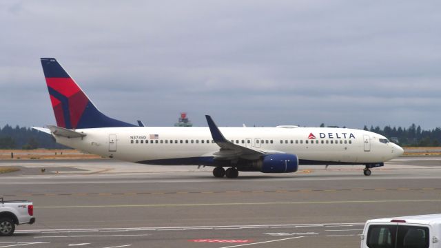 Boeing 737-800 (N3735D) - Delta Boeing 737-832(WL) N3735D in Seattle 