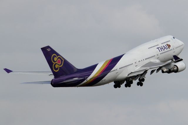 Boeing 747-400 (HS-TGT)
