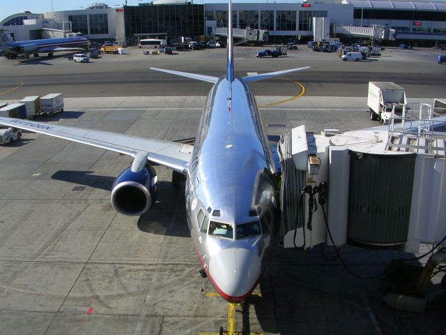 Boeing 737-700 (N904AM) - inside building bound to migration