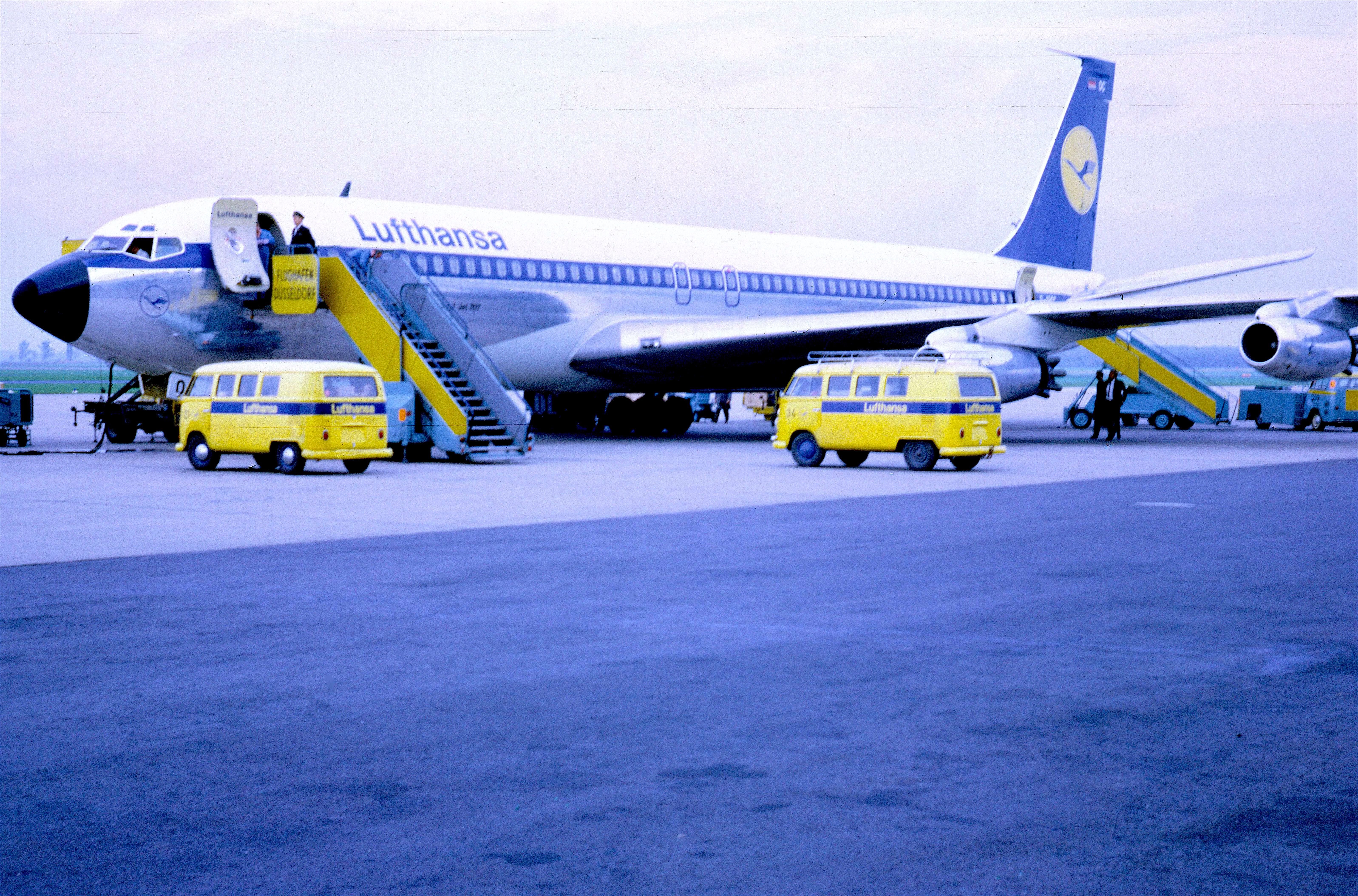 Boeing 707-300 (D-ABOC) - B 707-430 in November 1968 at Düsseldorf (EDDL)