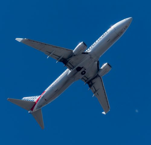 Boeing 737-800 (N963NN)