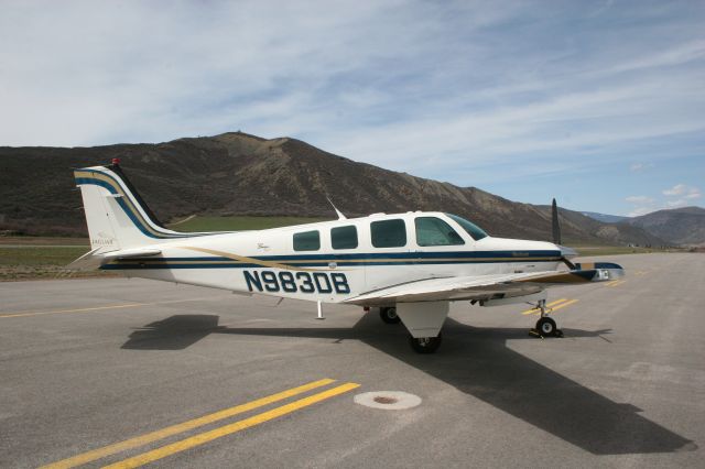 Beechcraft 35 Bonanza (N983DB)