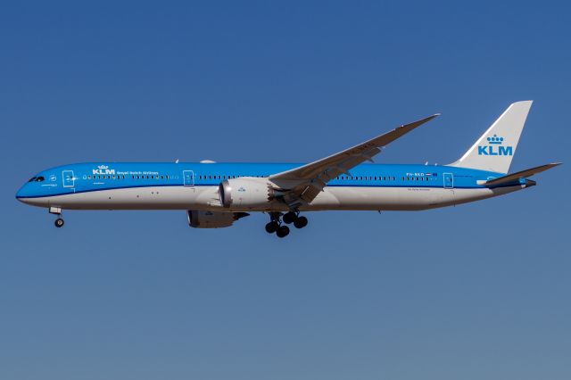 BOEING 787-10 Dreamliner (PH-BKD)