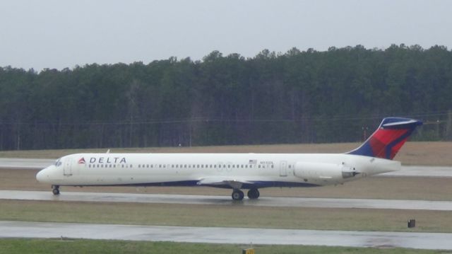 McDonnell Douglas MD-88 (N915DL) - Taken March 19, 2015.