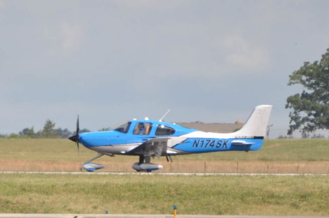 Cirrus SR-22 (N174SK)