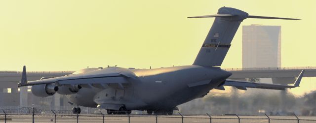 Boeing Globemaster III (N21101) - phoenix sky harbor international airport 05MAY20