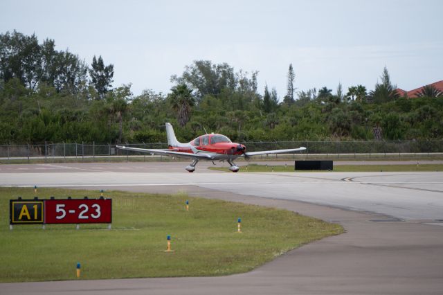 Cirrus SR-22 (N416CE) - holding short runway 5