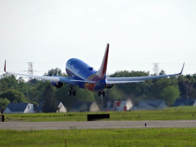 Boeing 737-700 (N909WN)