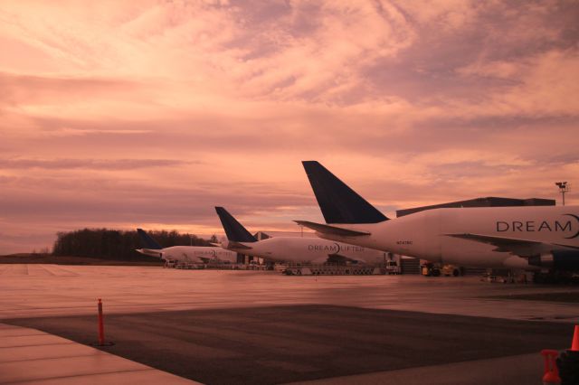 Boeing 747-400 — - 3 of the 4 Dreamlifters lie in a row