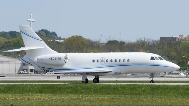 Dassault Falcon 2000 (N905NB)