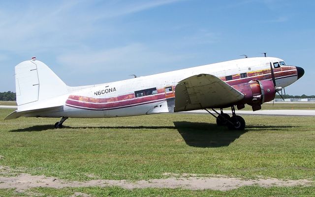 Douglas DC-3 (N600NA) - Former Pan Am Dc3 built in 1941taxiing at Lakeland, Fl. in 2006. Now parked at New Smyrna Beach, Fl.