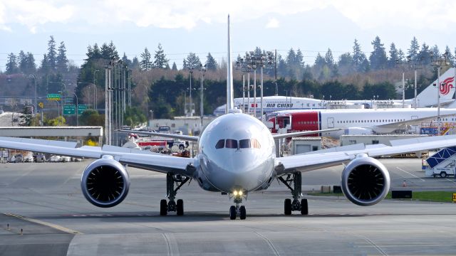 Boeing 787-8 (N803AL) - BOE820 taxis onto Rwy 16R for its B1 flight on 3/18/15. (ln 268 / cn 40621).